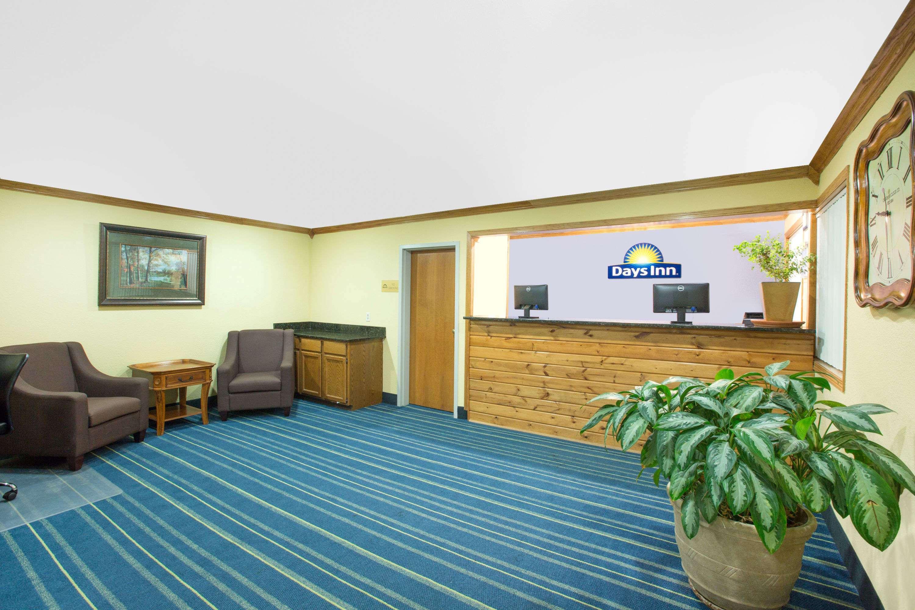 Days Inn By Wyndham Grand Island Buitenkant foto